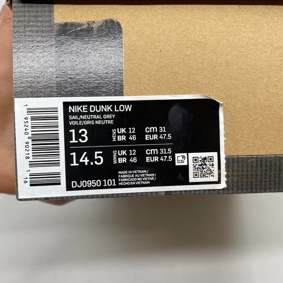 NWT NIKE DUNK LOW in sail Neutral Grey - Picture 10 of 10